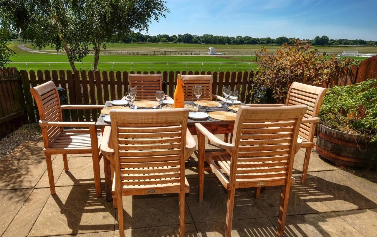 47 Wetherby Way, 3 Bedrooms, Sleeps 6, Easy Walk To Town, Parking, Self Catering, Great View Stratford-upon-Avon Exteriér fotografie